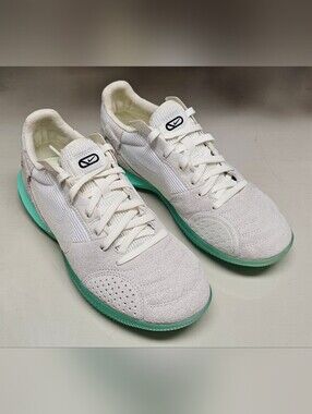 Nike Streetgato Indoor Soccer Shoes Green Glow DC8466-102 Size 4.5 Futsal White